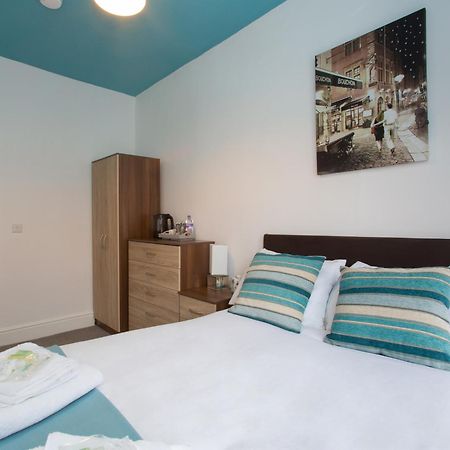 Townhouse @ West Avenue Crewe Bed & Breakfast Phòng bức ảnh