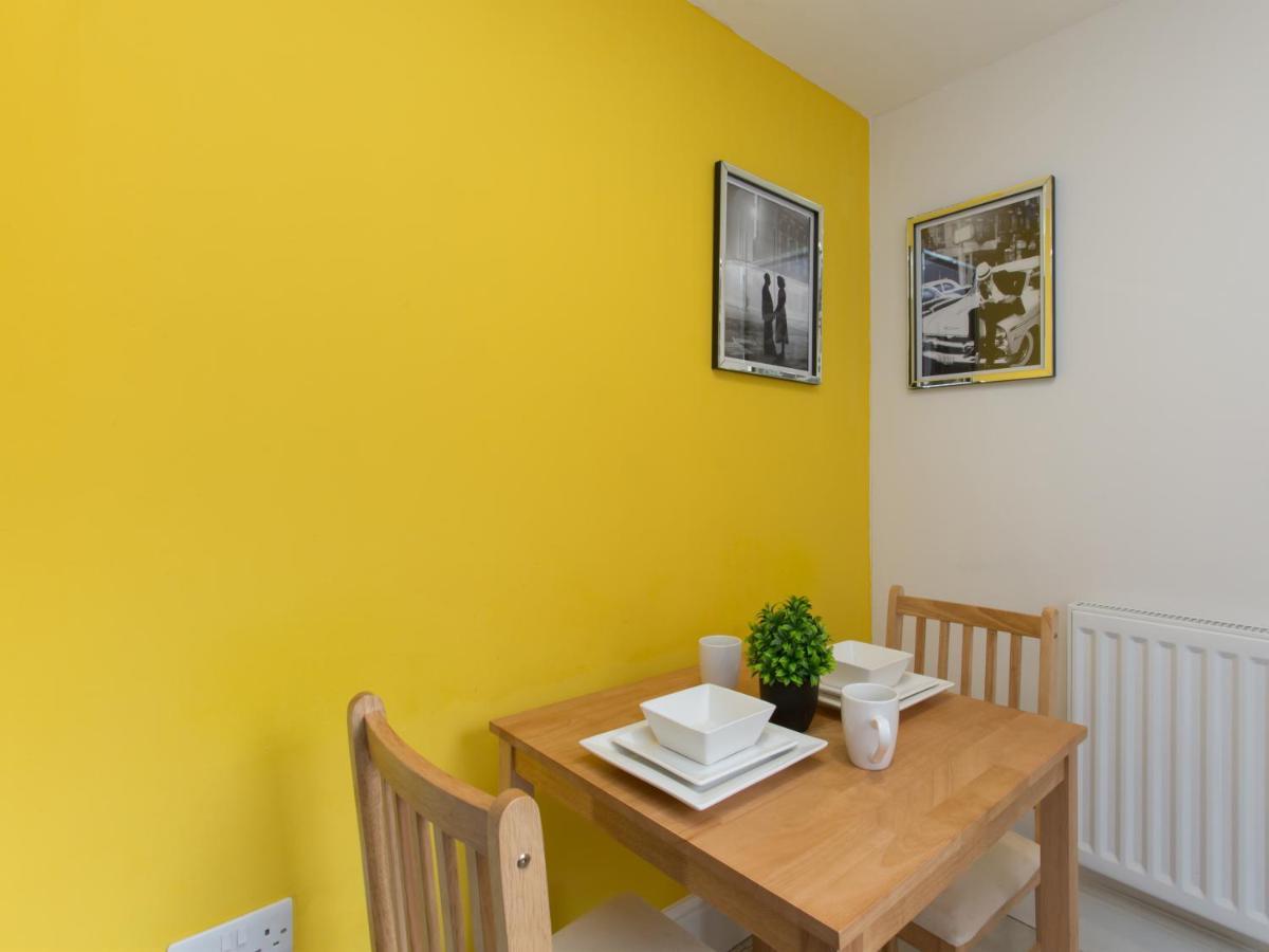 Townhouse @ West Avenue Crewe Bed & Breakfast Ngoại thất bức ảnh