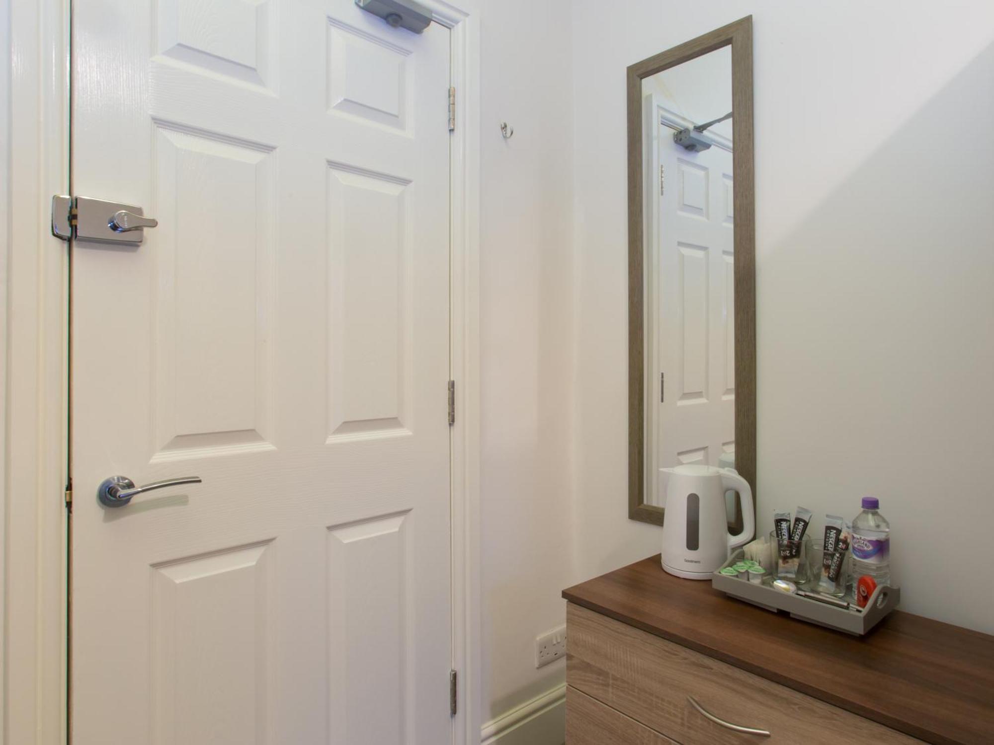 Townhouse @ West Avenue Crewe Bed & Breakfast Phòng bức ảnh
