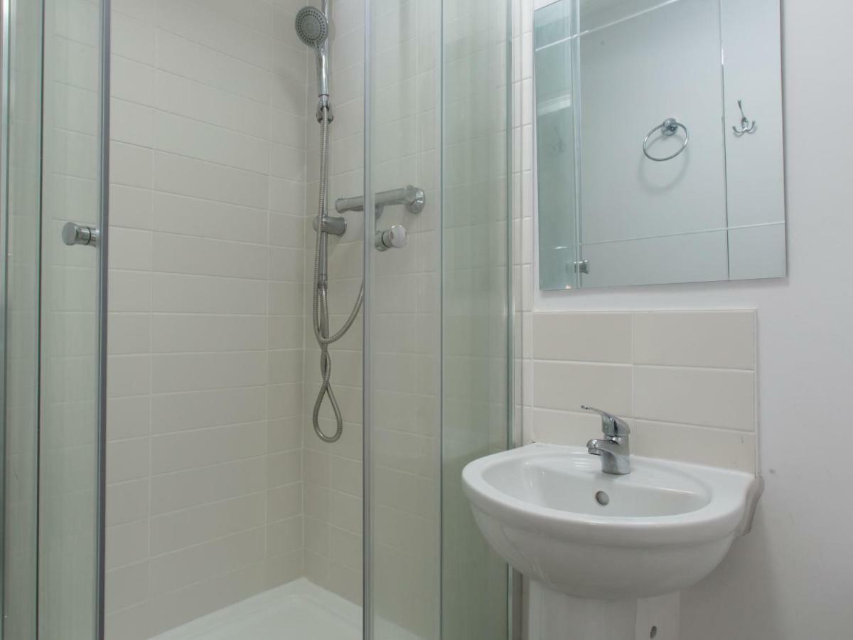 Townhouse @ West Avenue Crewe Bed & Breakfast Ngoại thất bức ảnh